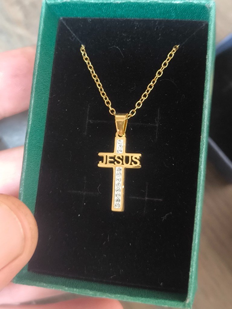 Pendentif Croix JESUS sertie de zircons en acier inoxydable doré