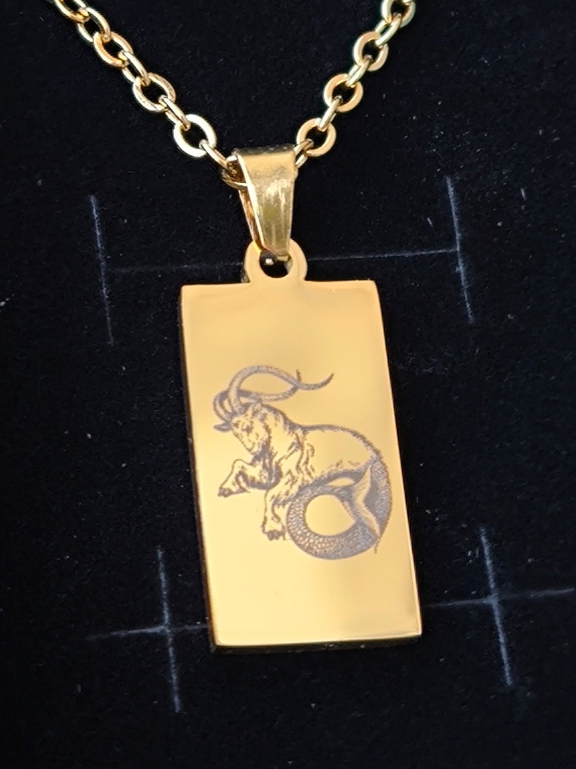 le pendentif lingot capricorne